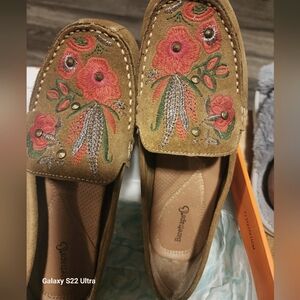 Baretraps Tan Suede Mocs 9W